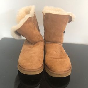 Tan Ugg’s